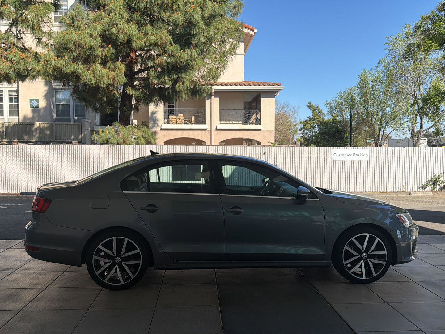 Used 2014 Volkswagen Jetta GLI Autobahn FWD image 6