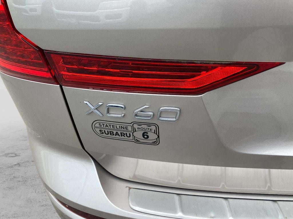 Used 2023 Volvo XC60 T8 Plus AWD/4WD image 4