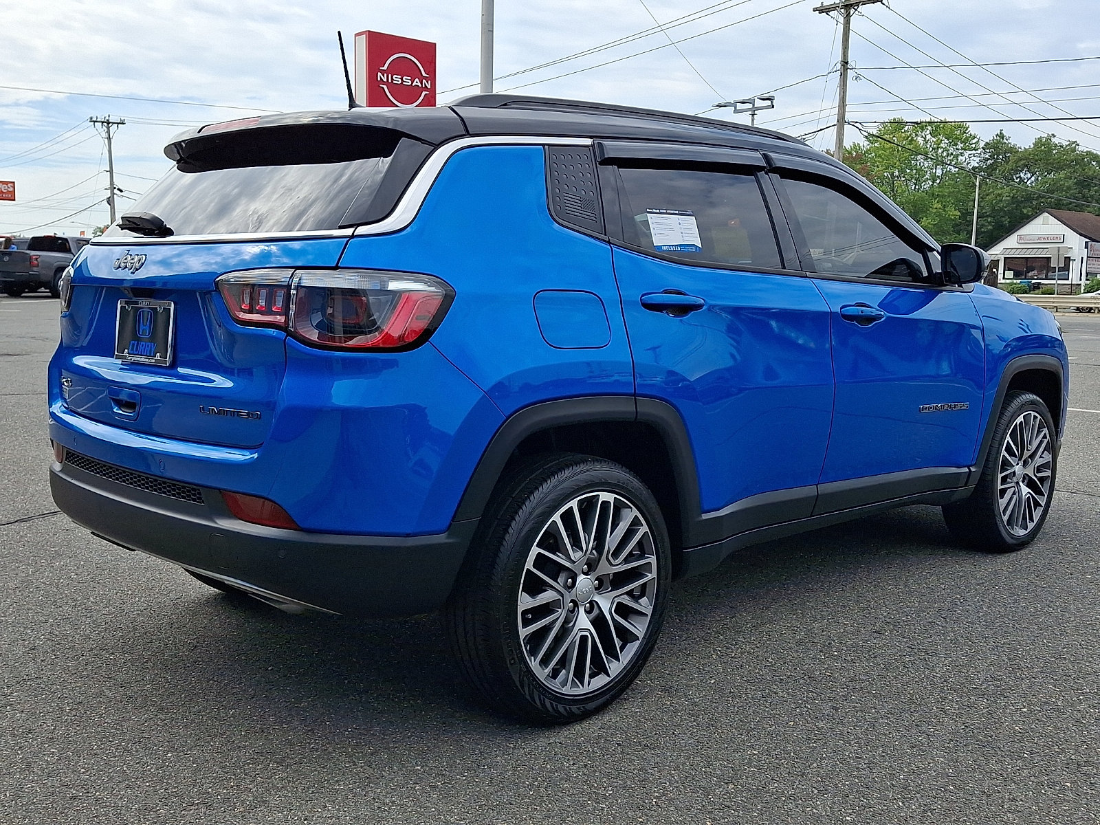 Used 2023 Jeep Compass Limited w/ Elite Group AWD/4WD image 4