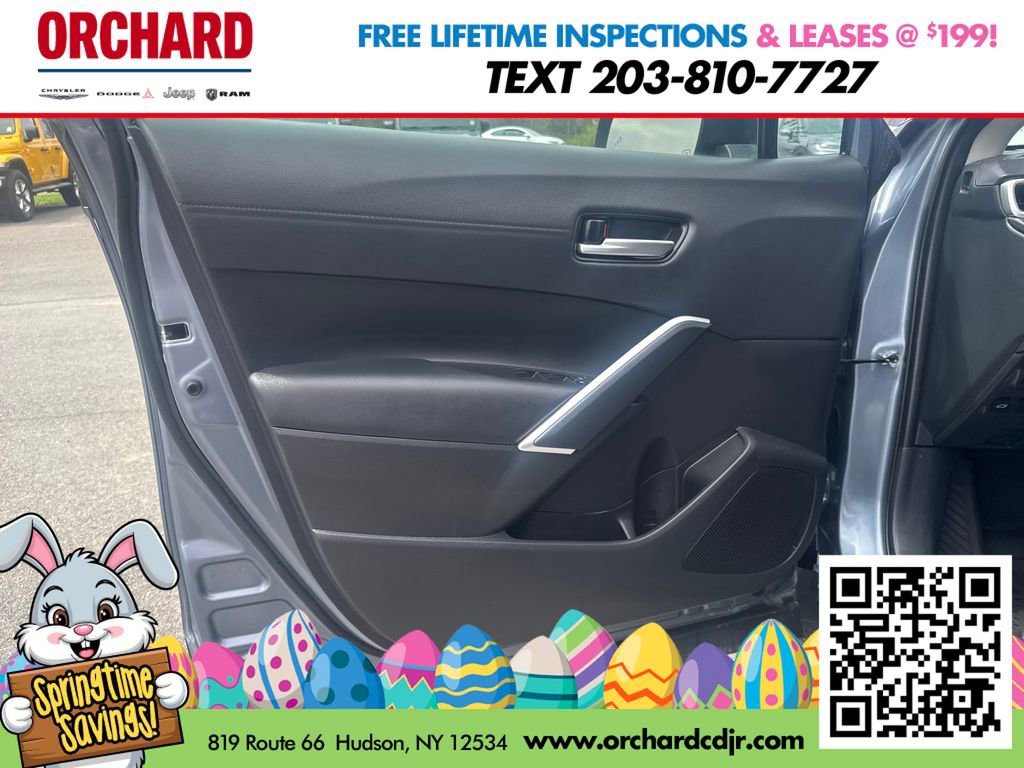 Used 2023 Toyota Corolla Cross XLE w/ Convenience Package image 10