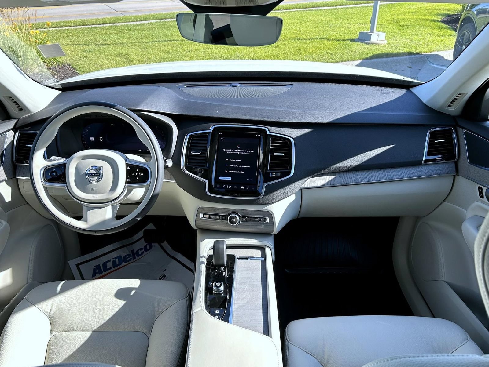 Used 2025 Volvo XC90 B6 Plus w/ Protection Package AWD/4WD image 12