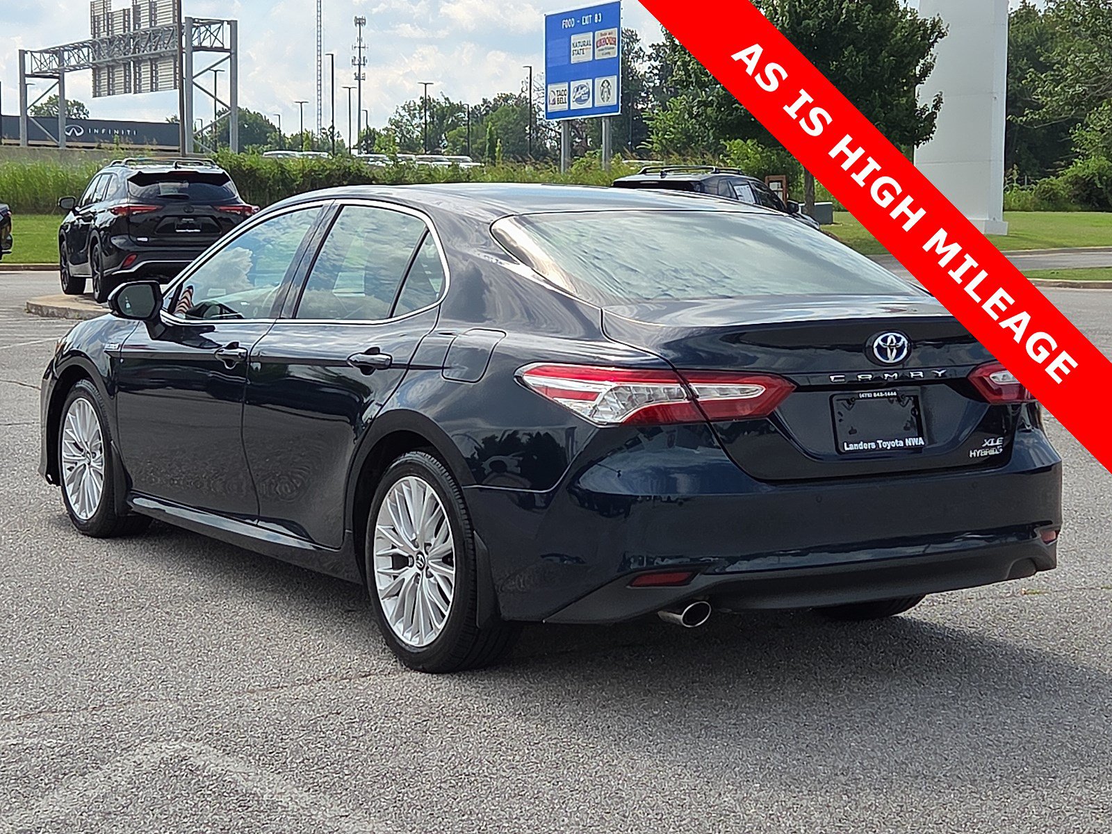 Used 2018 Toyota Camry XLE FWD image 4