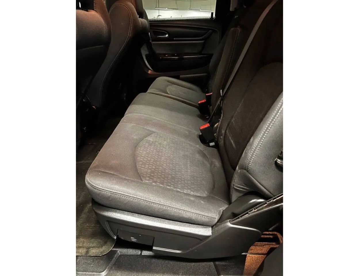 Used 2015 GMC Acadia SLE AWD/4WD image 7
