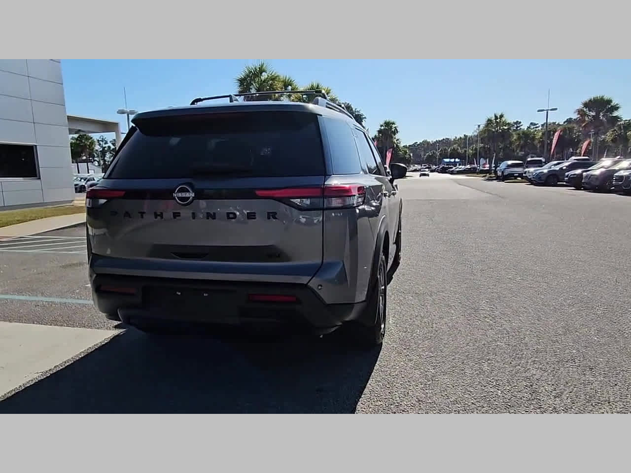 Used 2022 Nissan Pathfinder SV w/ SV Black Package image 32