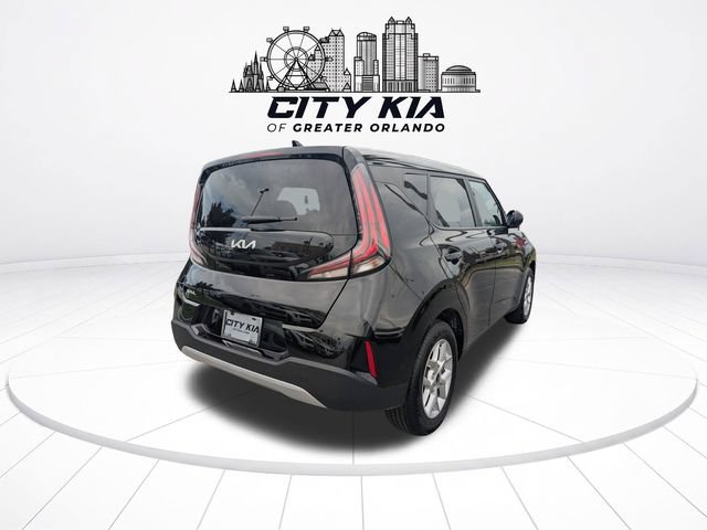 Certified 2025 Kia Soul LX w/ LX Technology Package FWD image 6