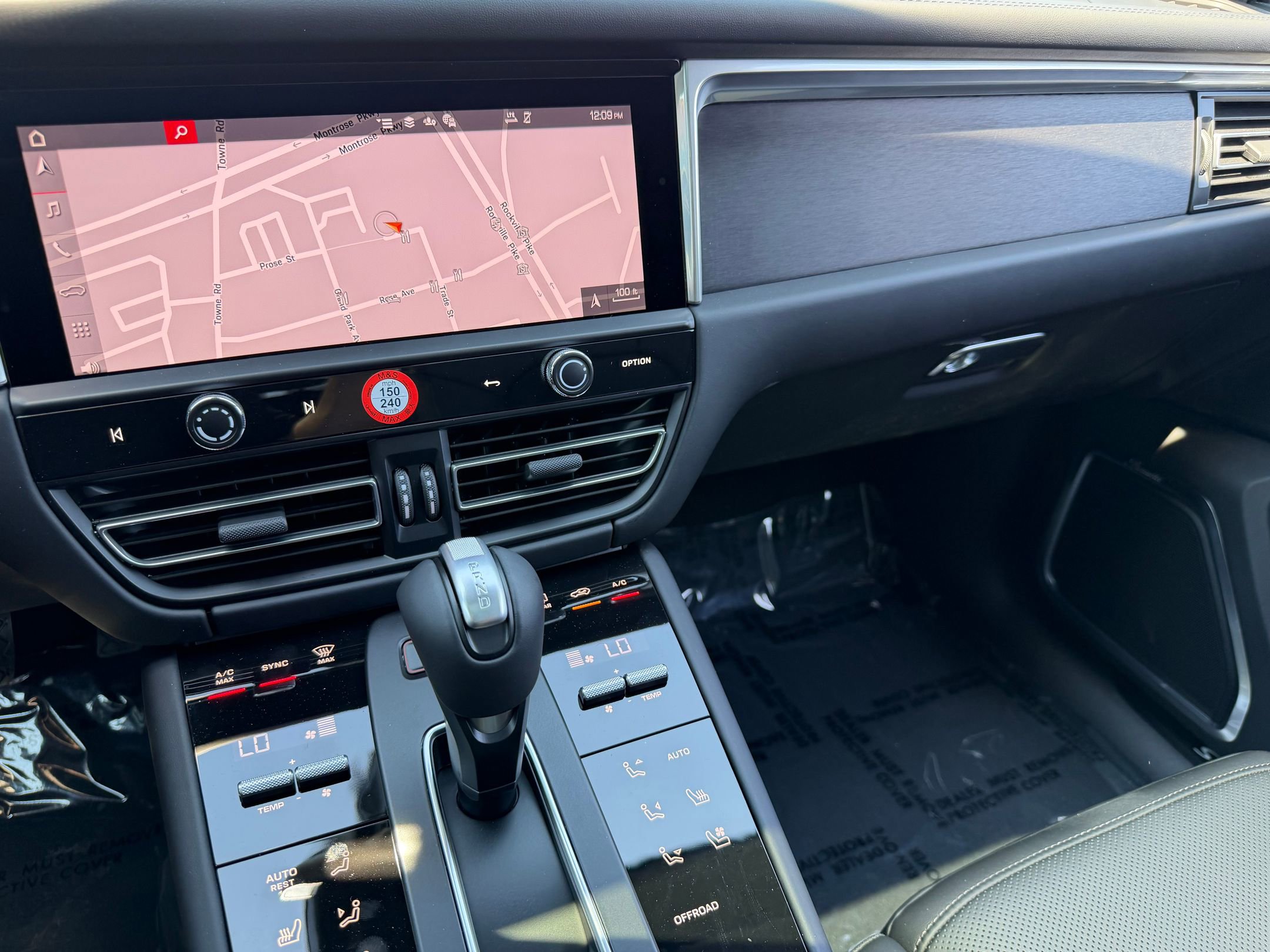 New 2026 Porsche Macan GTS AWD/4WD image 24