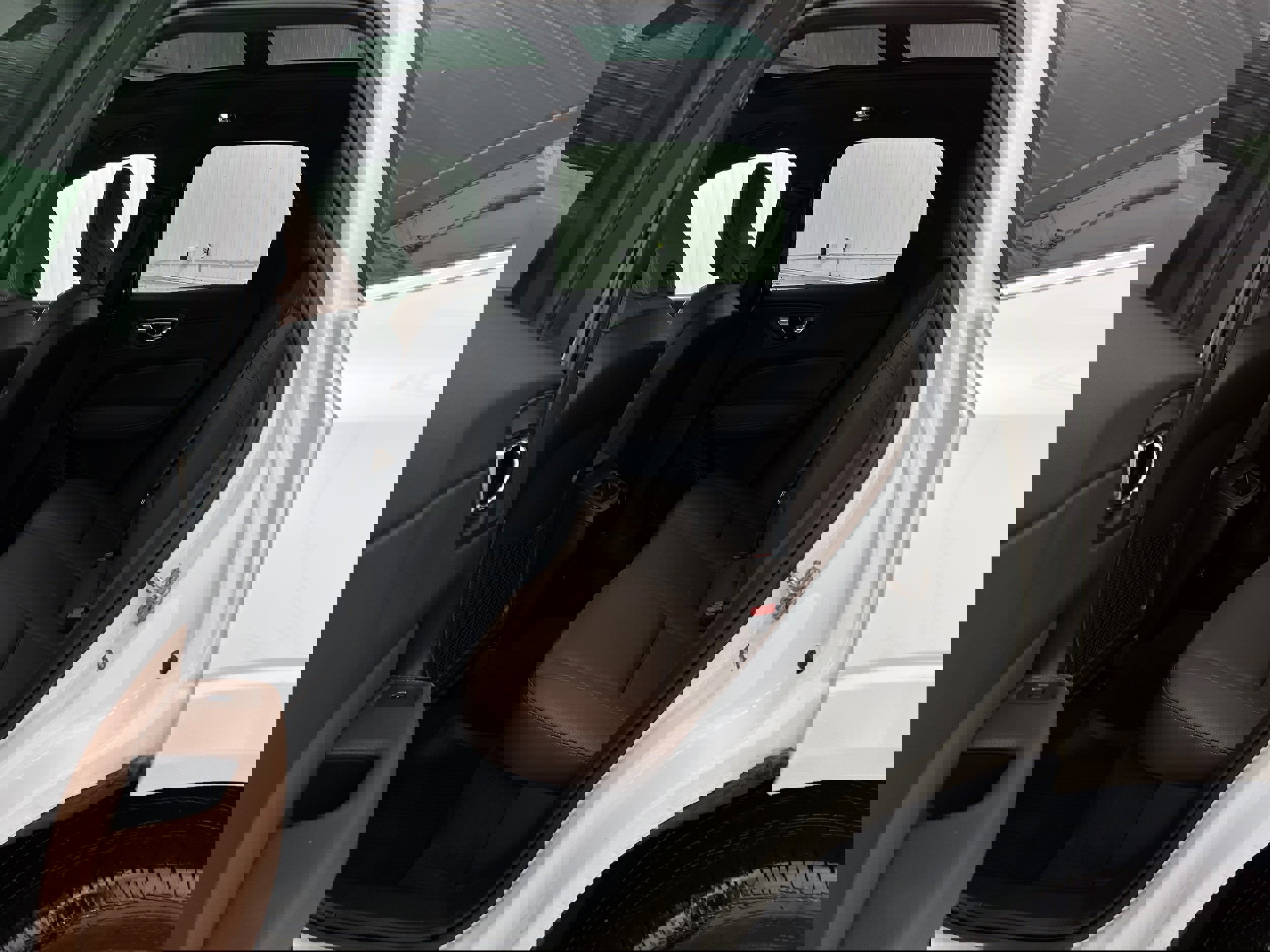 Used 2020 Volvo XC60 T6 Momentum image 27