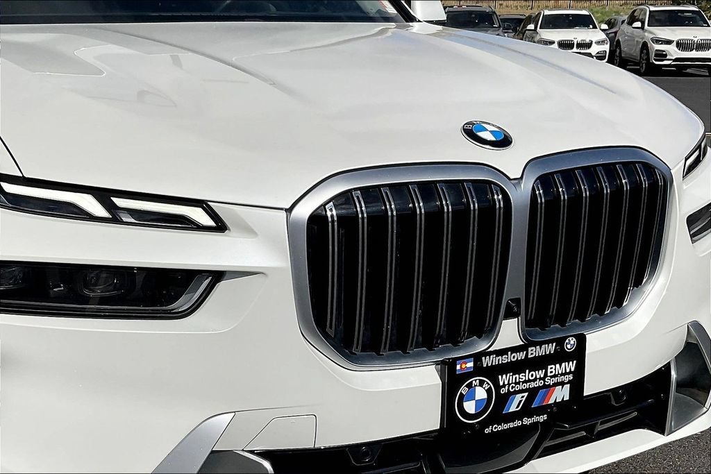 Used 2025 BMW X7 xDrive40i AWD/4WD image 32