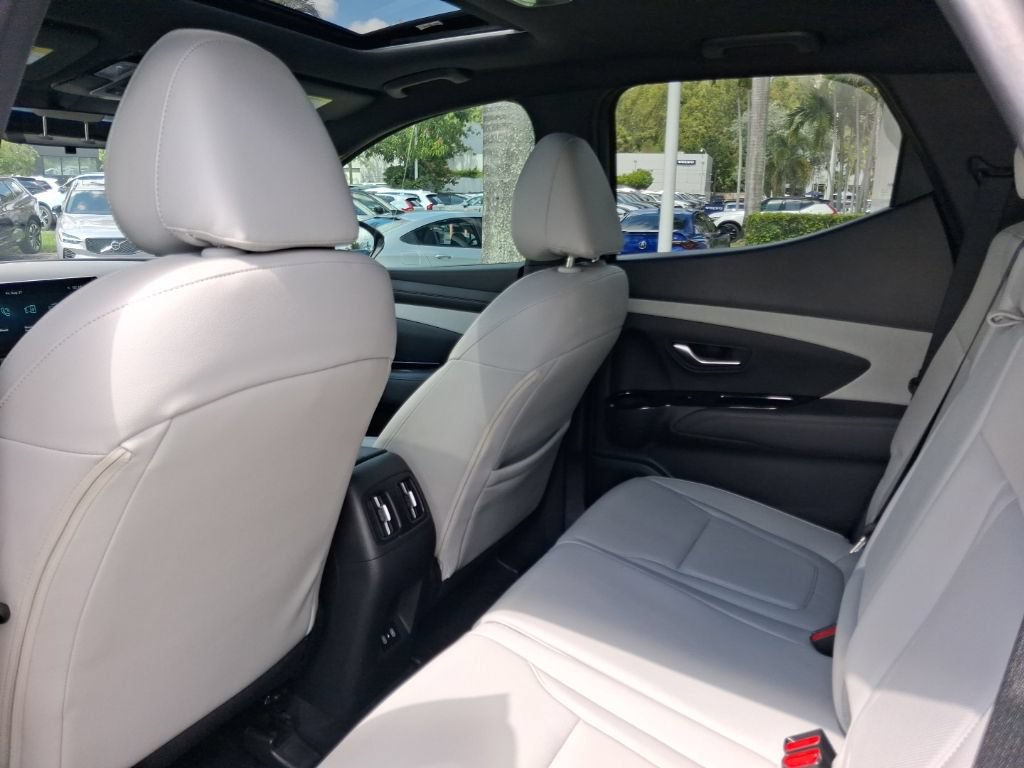 Used 2025 Hyundai Santa Cruz SEL FWD image 6