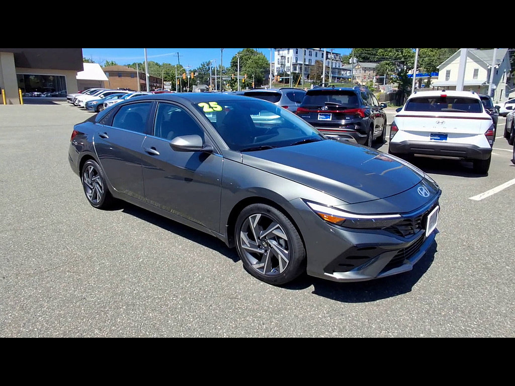 Certified 2025 Hyundai Elantra SEL FWD image 2
