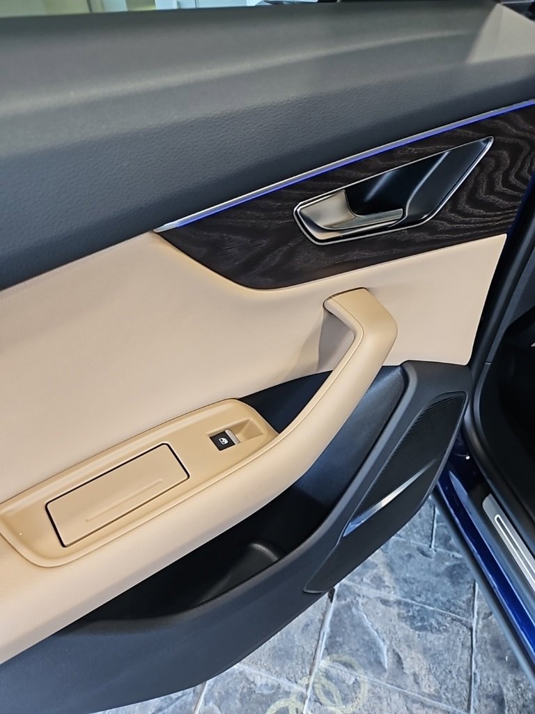 Used 2022 Audi Q8 Premium Plus w/ Premium Plus Package image 23