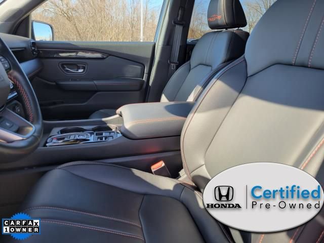Used 2025 Honda Pilot TrailSport image 23