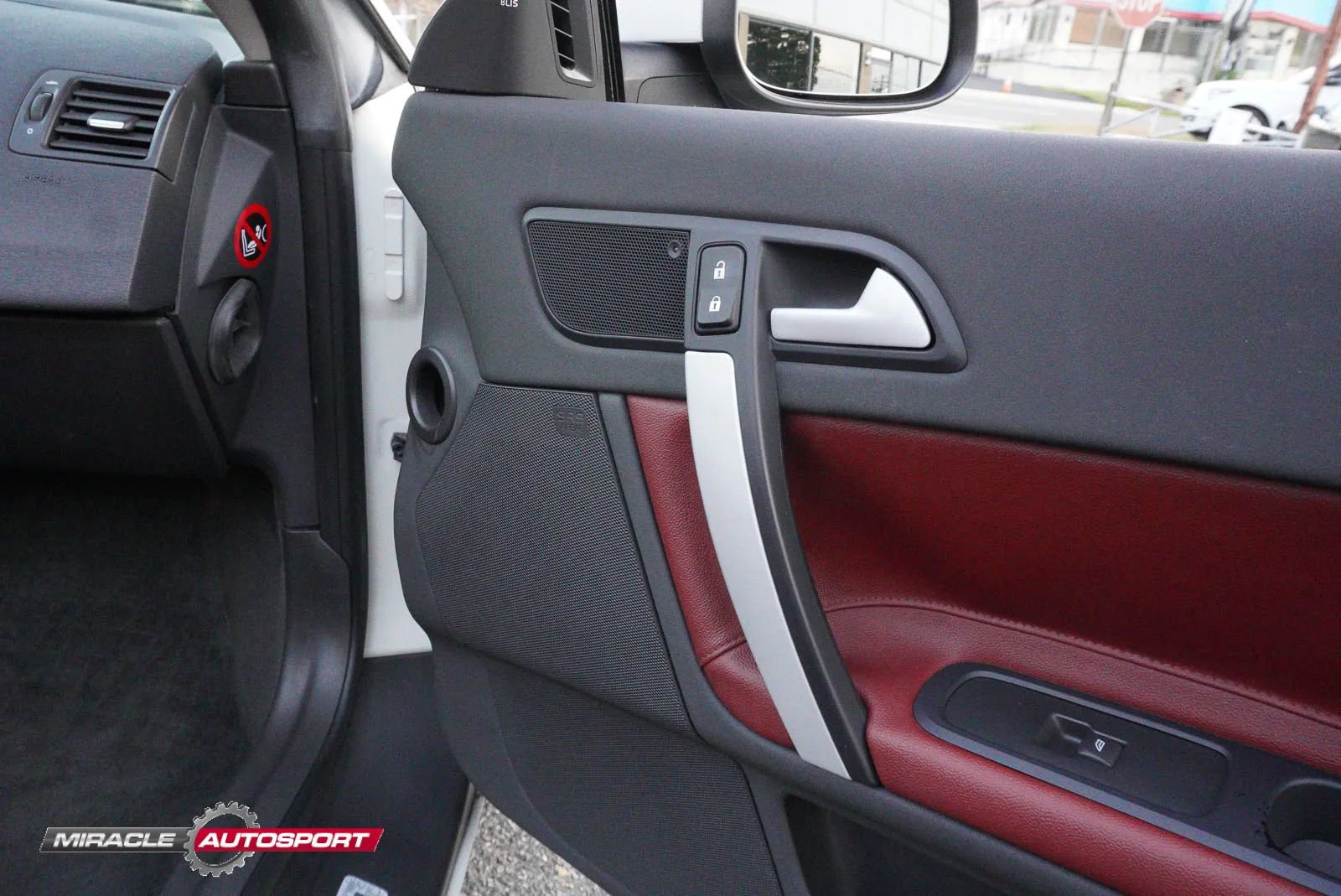 Used 2012 Volvo C70 T5 w/ Dynamic Trim Pkg image 25