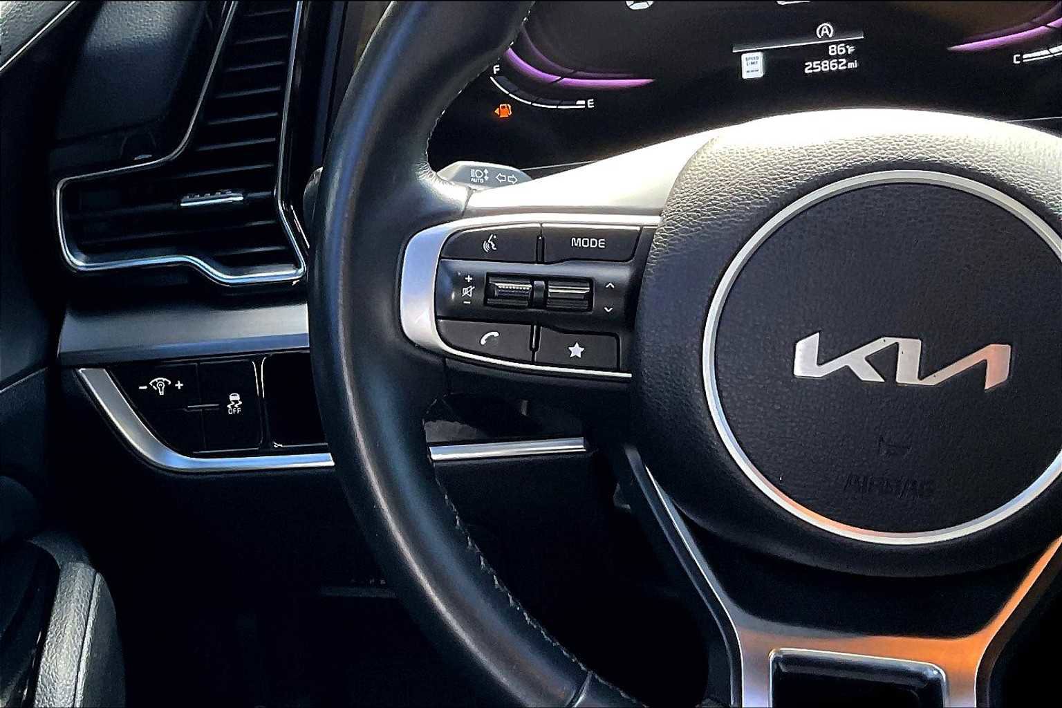 Used 2023 Kia Sportage EX image 17