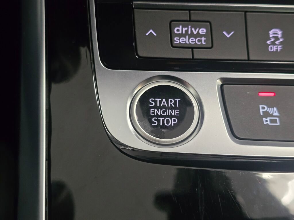 Certified 2025 Audi Q8 Premium Plus w/ Premium Plus Package image 45