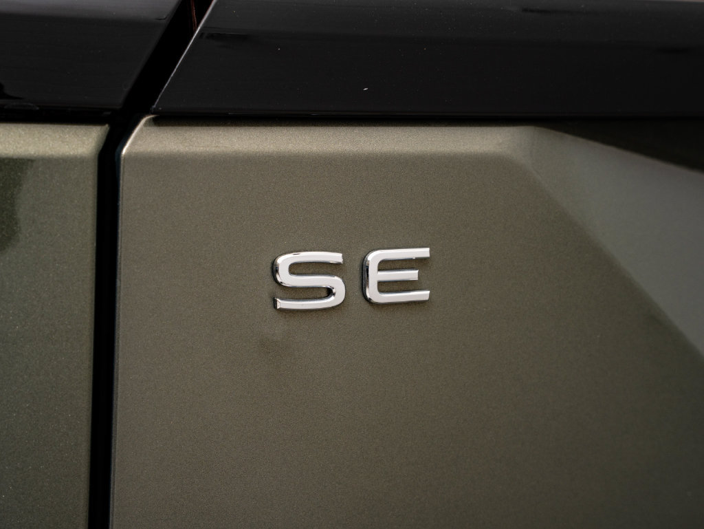 Used 2025 Volkswagen Atlas Peak Edition SE AWD/4WD image 19