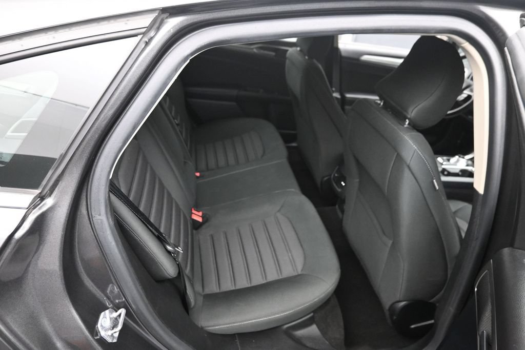Used 2019 Ford Fusion SE FWD image 10