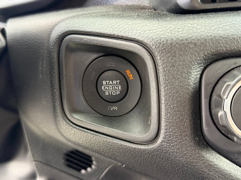 Used 2025 Jeep Gladiator Sport AWD/4WD image 20
