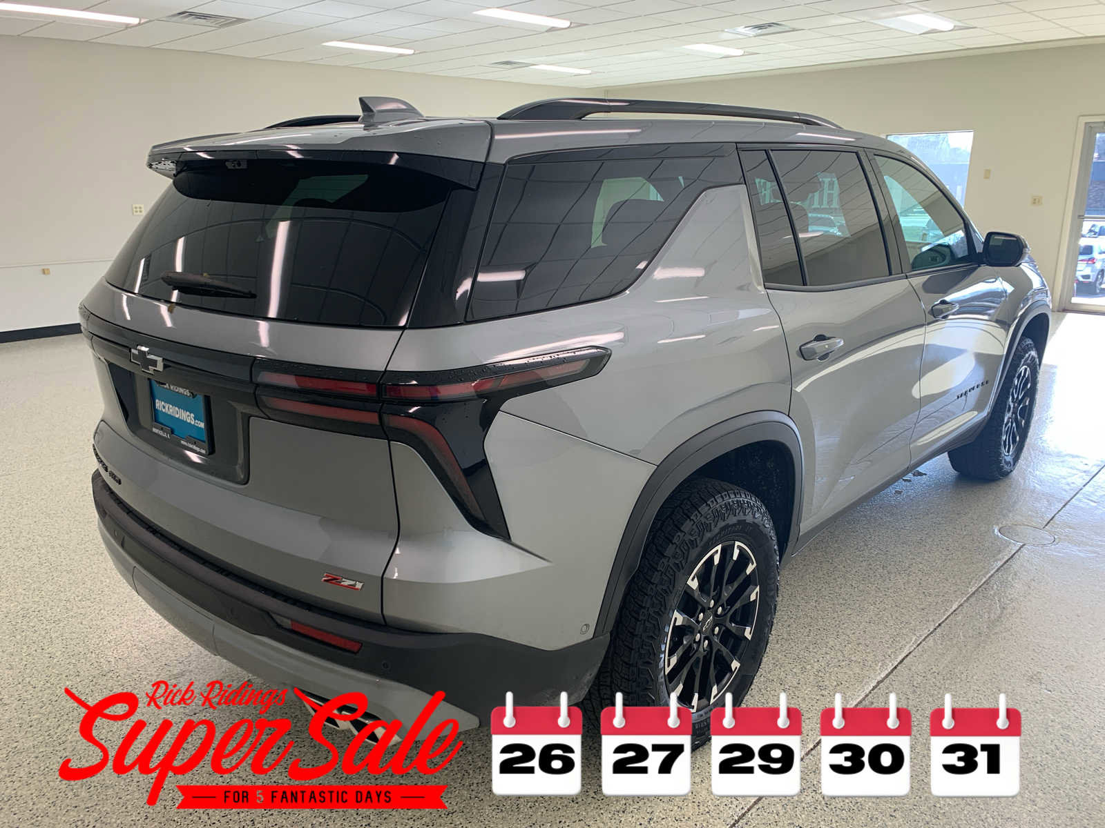 Used 2024 Chevrolet Traverse Z71 w/ Enhanced Driving Package image 5