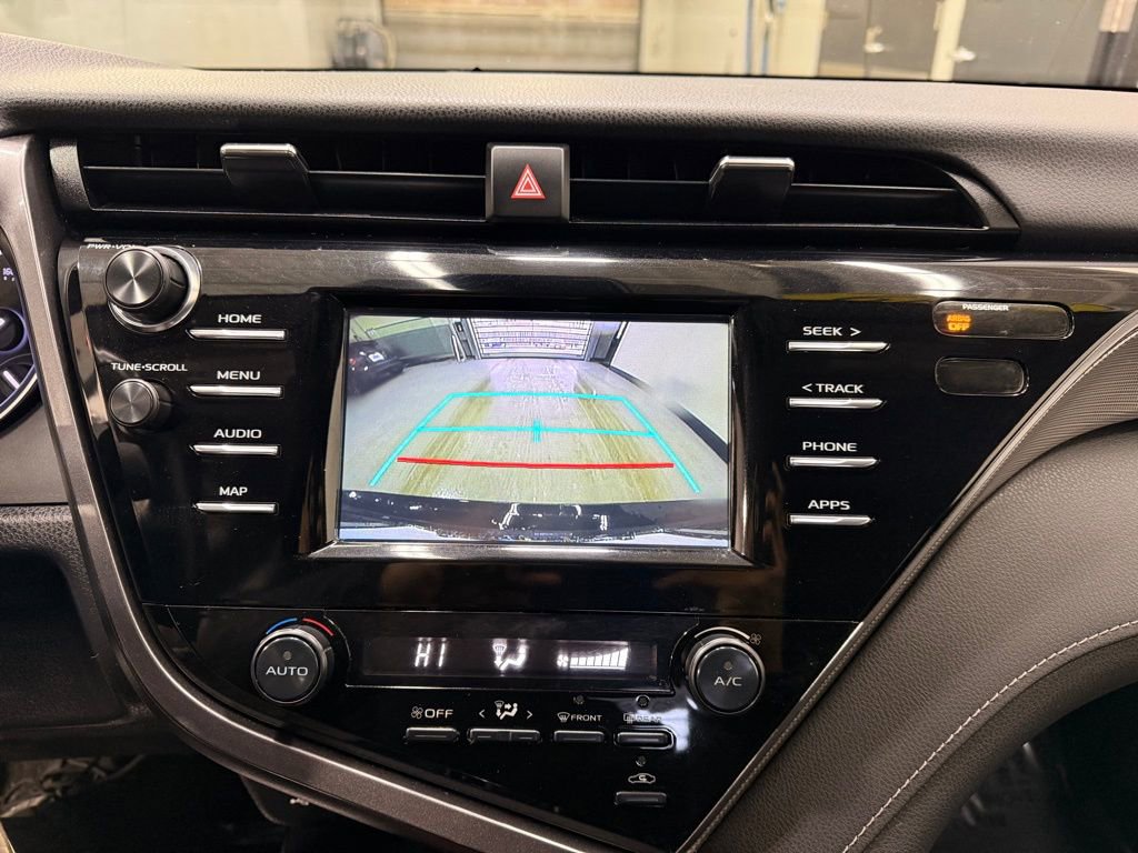 Used 2019 Toyota Camry SE image 14