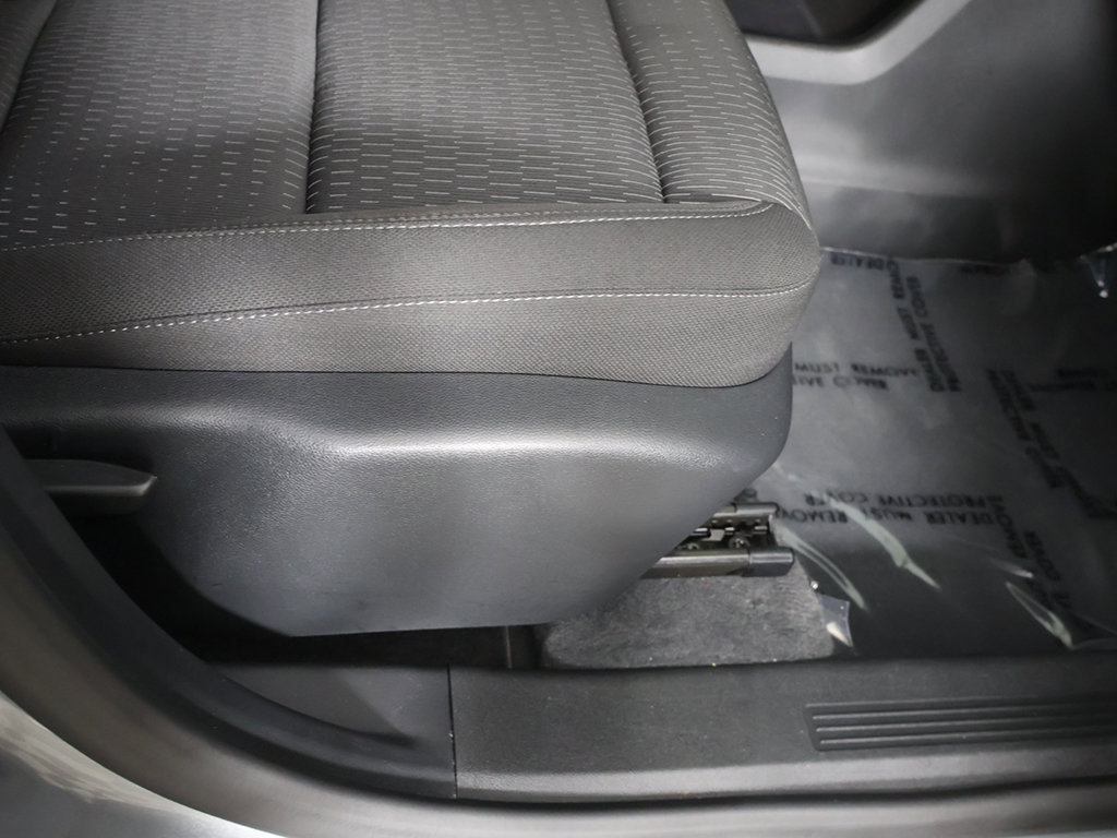 Used 2026 Chevrolet Equinox LT FWD image 32