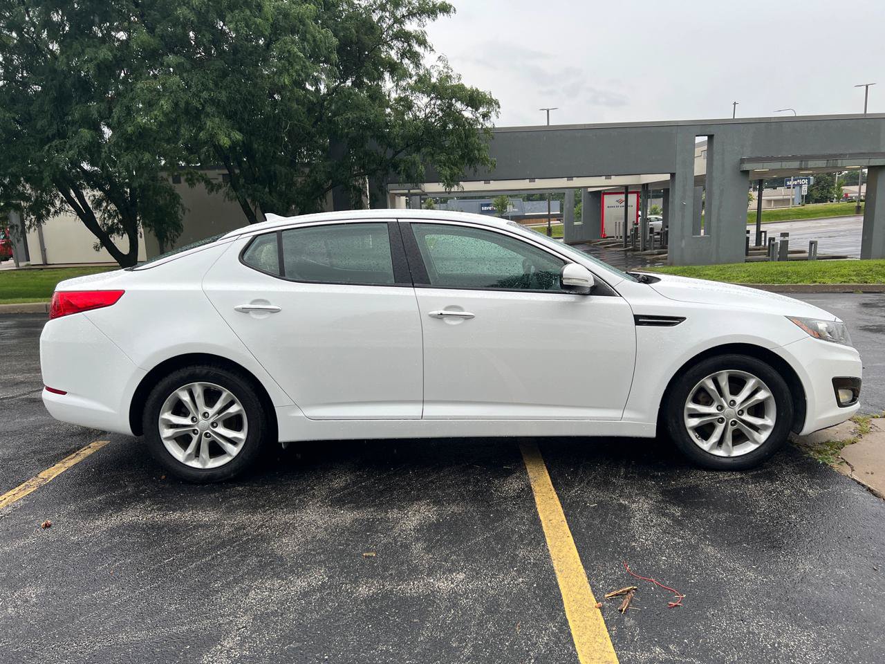 Used 2012 Kia Optima EX FWD image 7