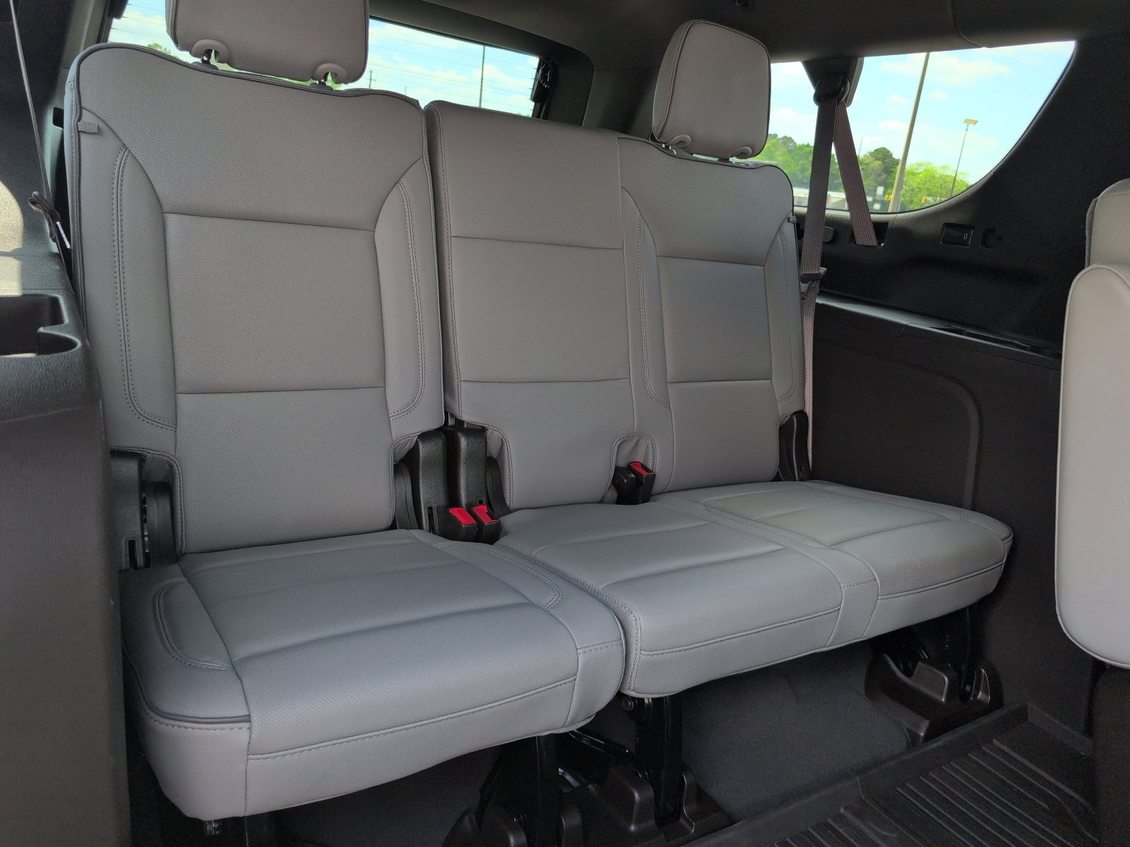 Used 2023 GMC Yukon XL SLT w/ SLT Luxury Package image 18