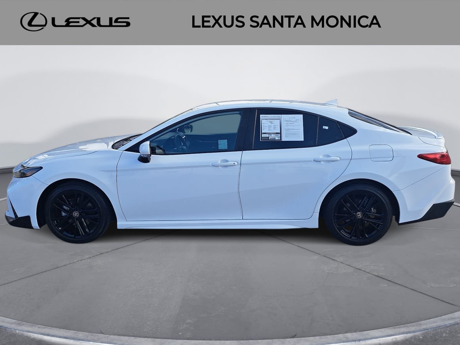 Used 2025 Toyota Camry SE w/ Convenience Package FWD image 8