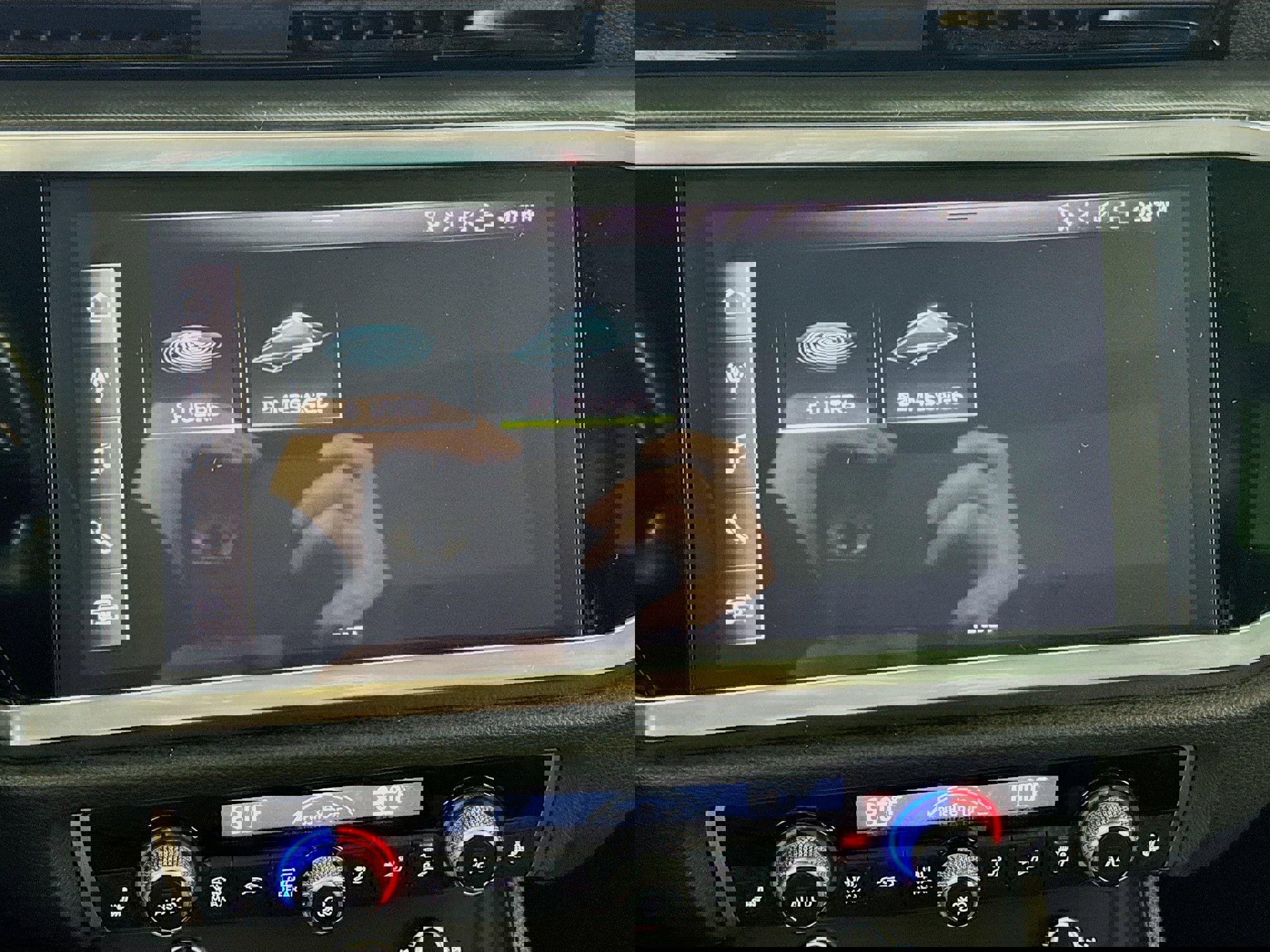 Used 2023 Audi Q3 2.0T Premium Plus w/ Premium Plus Package image 17