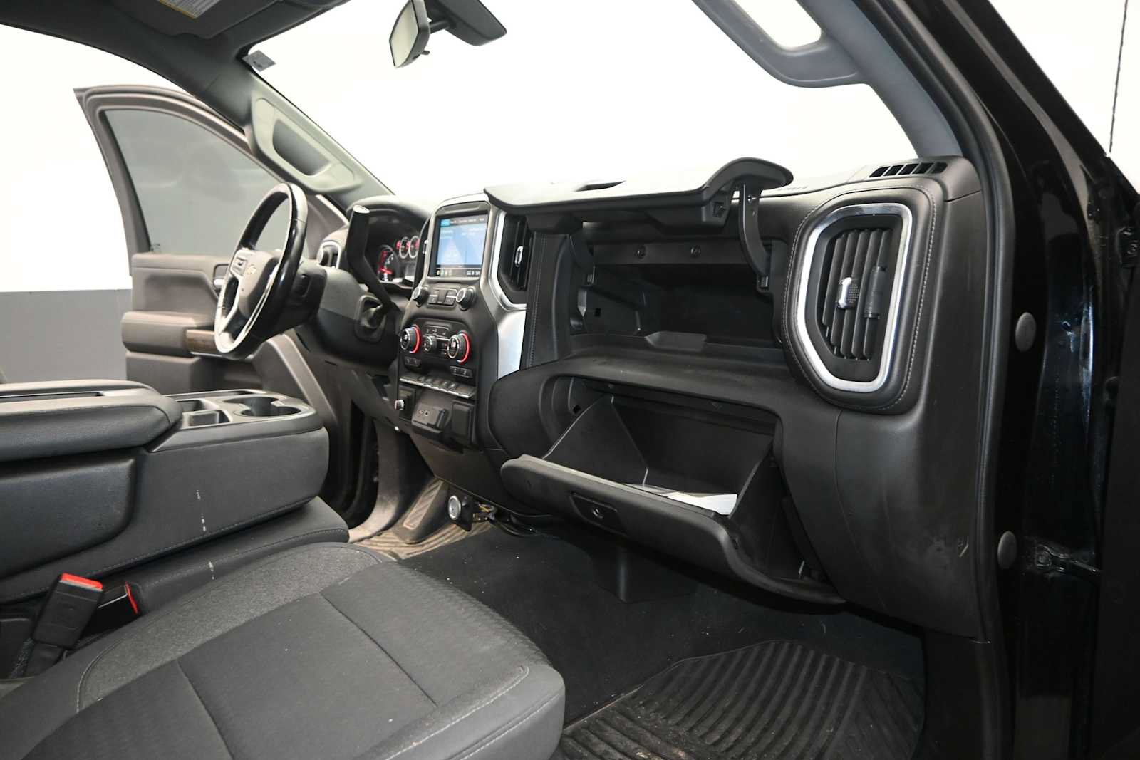 Used 2021 Chevrolet Silverado 1500 LT AWD/4WD image 48