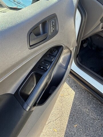 Used 2021 Ford Transit Connect XL FWD image 11