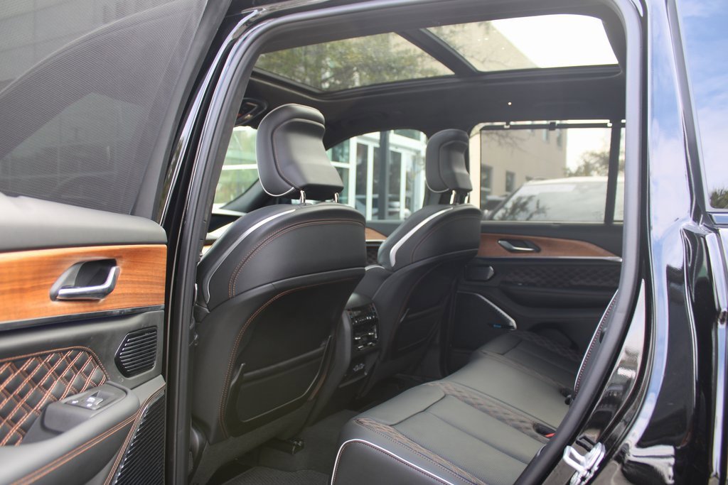 Used 2025 Jeep Grand Cherokee Summit image 34