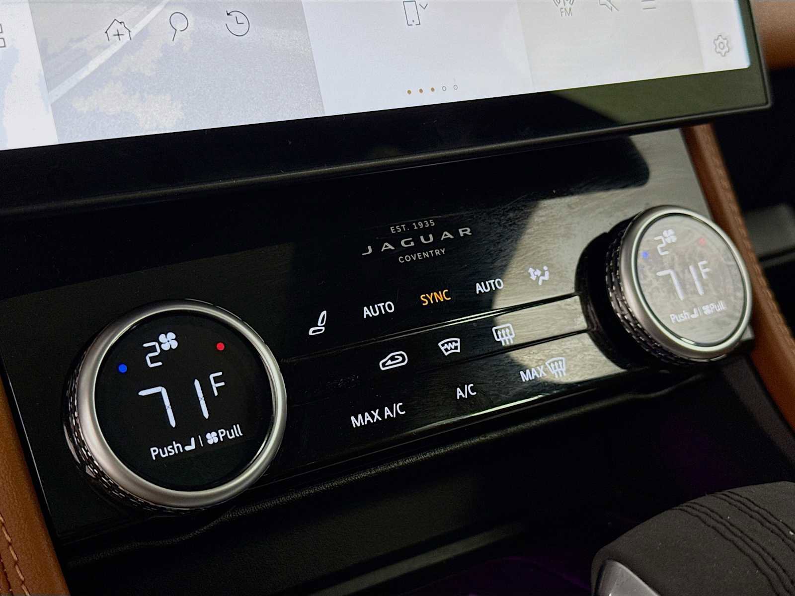 Used 2024 Jaguar F-PACE R-Dynamic S AWD/4WD image 17