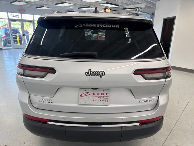 Used 2023 Jeep Grand Cherokee L Limited w/ Trailer Tow Group (B) AWD/4WD image 12
