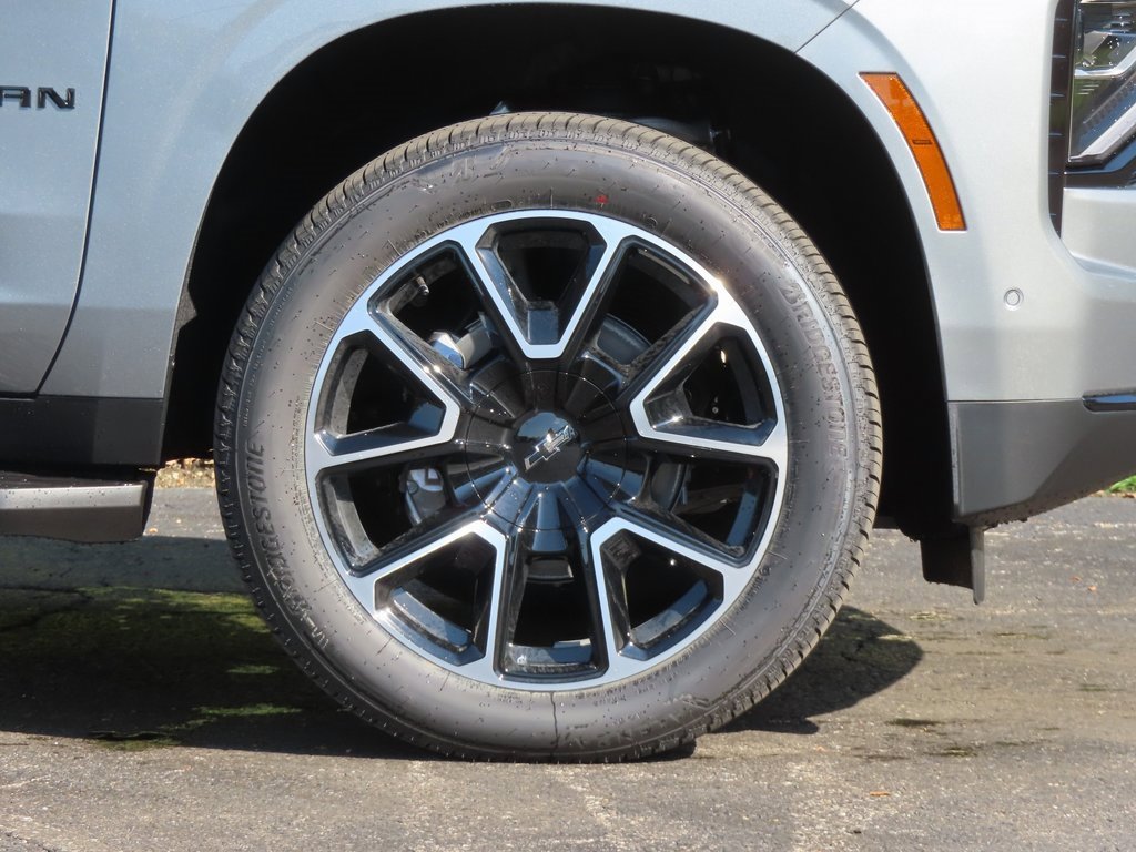 New 2026 Chevrolet Suburban RST w/ RST Capability Package image 18