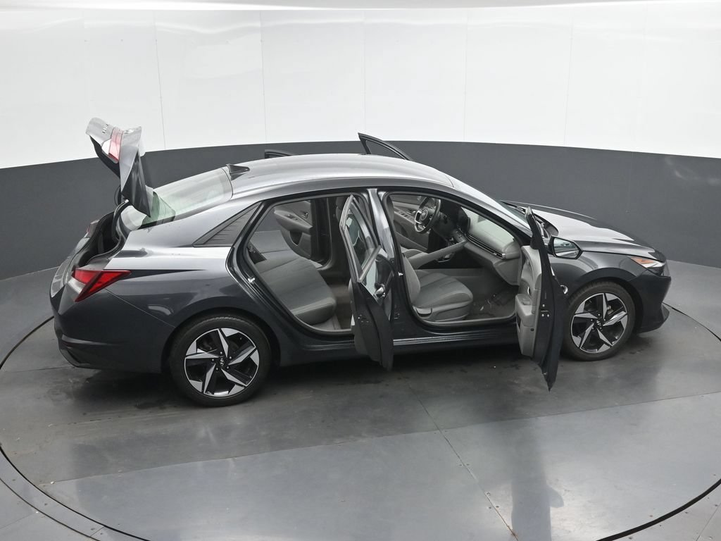 Used 2023 Hyundai Elantra SEL w/ Convenience Package FWD image 49