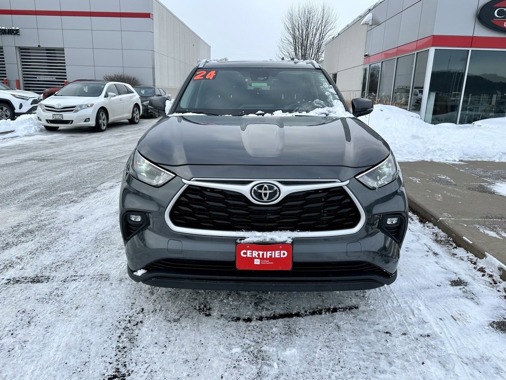 Certified 2024 Toyota Highlander XLE image 9