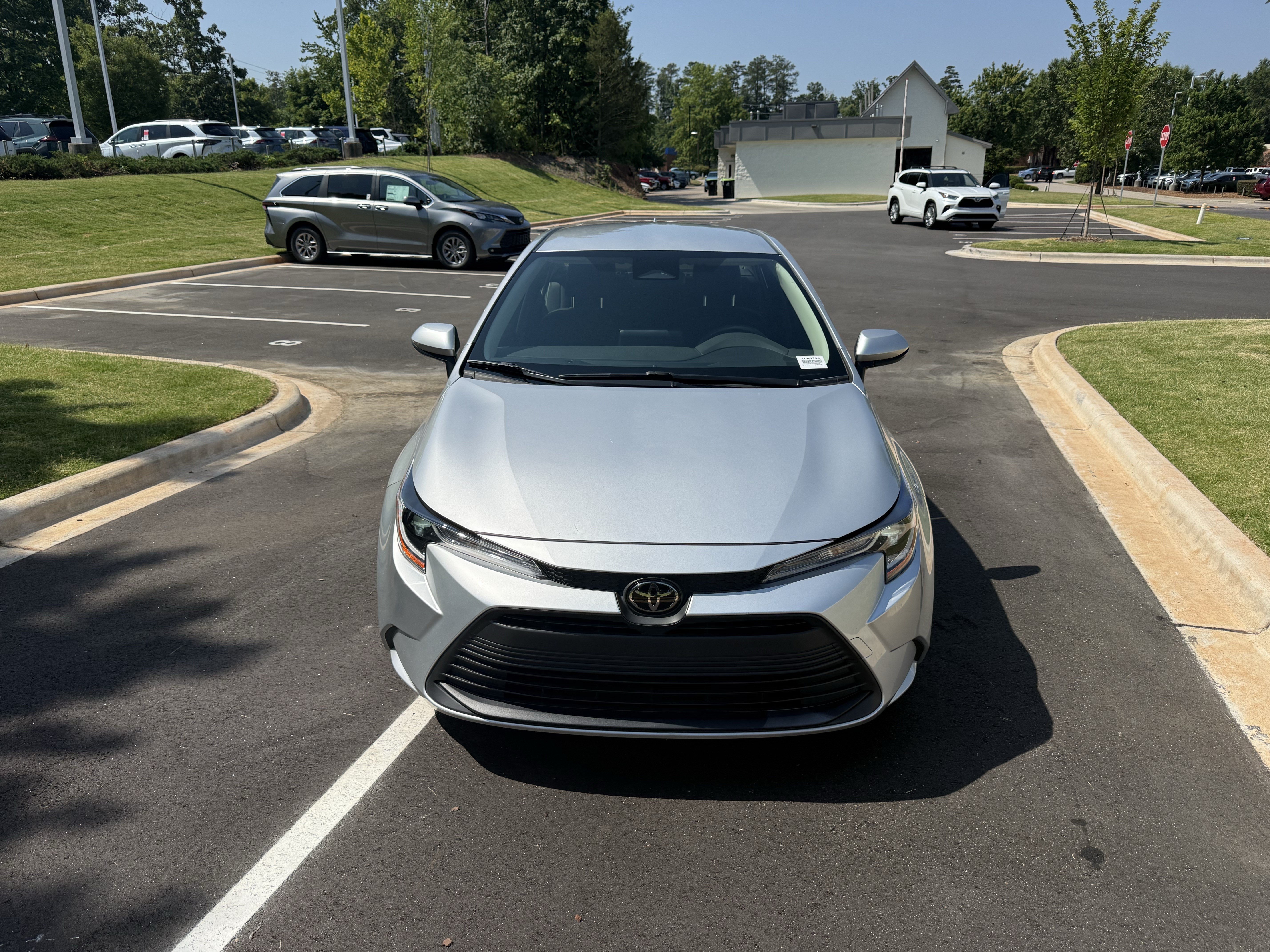 Used 2023 Toyota Corolla LE FWD image 3
