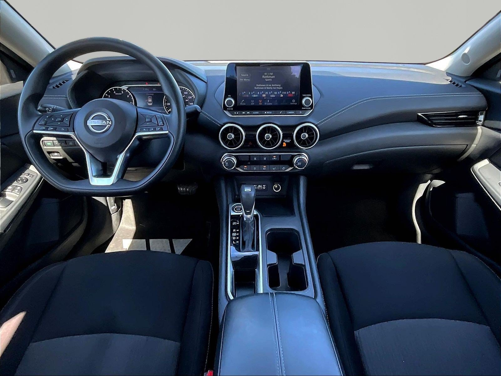 Used 2025 Nissan Sentra SV FWD image 7