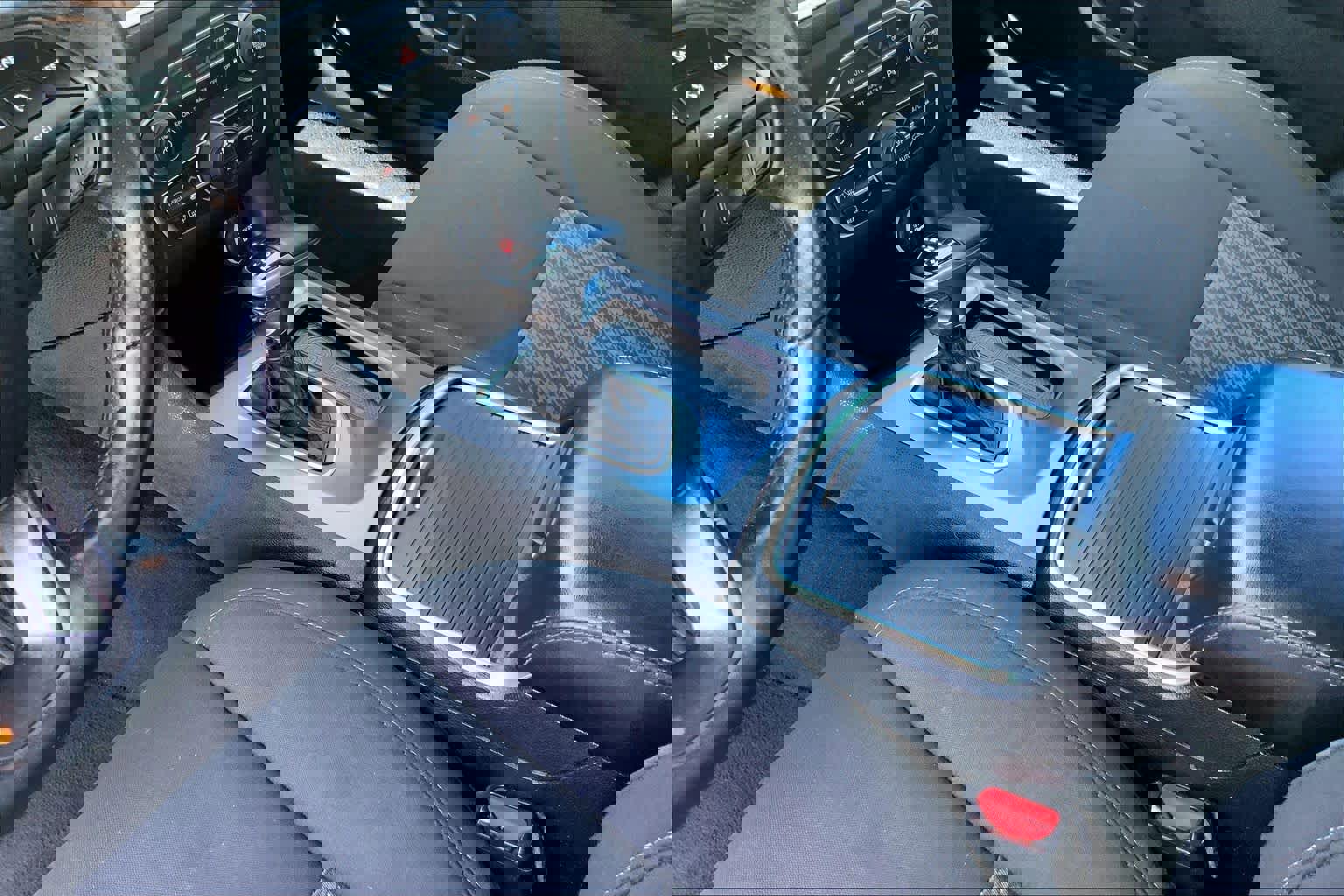 Used 2019 Dodge Charger GT w/ Performance Handling Group image 17