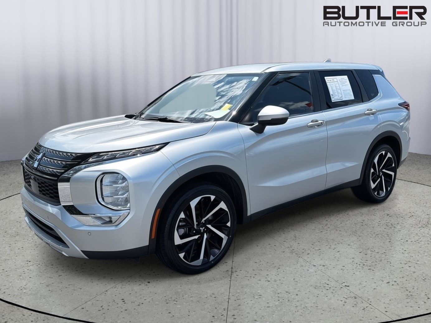 Used 2024 Mitsubishi Outlander SE FWD image 1