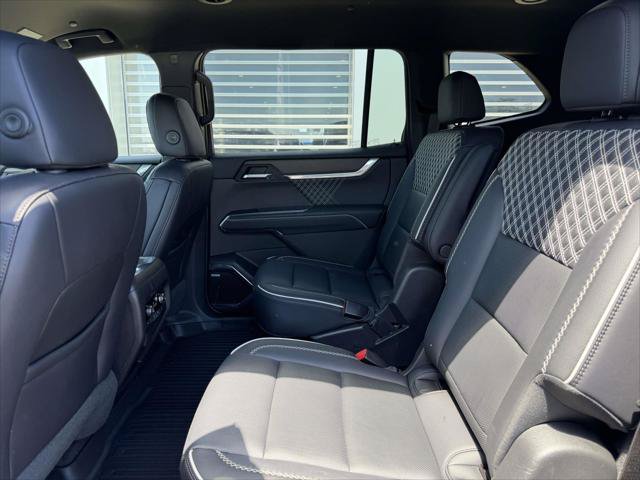 Used 2025 GMC Acadia Denali FWD image 15