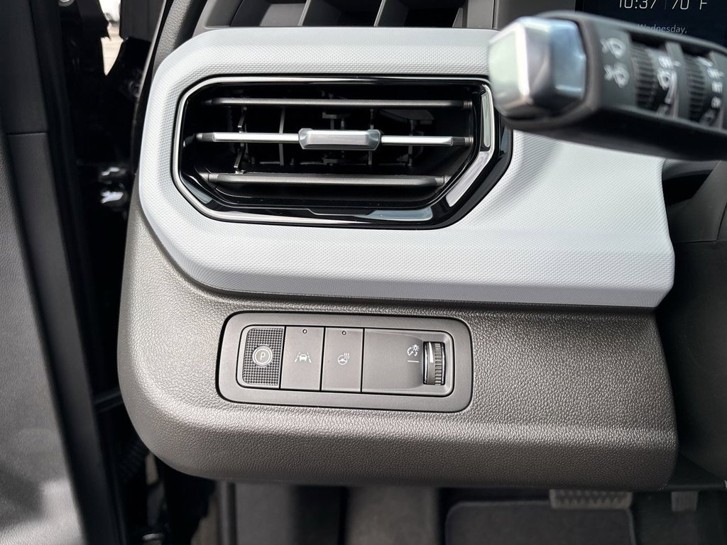 New 2027 Chevrolet Bolt LT w/ Comfort Package FWD image 17