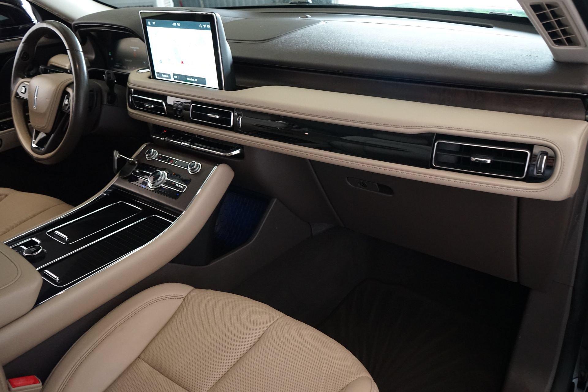 Used 2020 Lincoln Aviator Reserve w/ Elements Package Plus RWD image 4