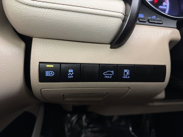 Used 2019 Toyota Camry LE image 27