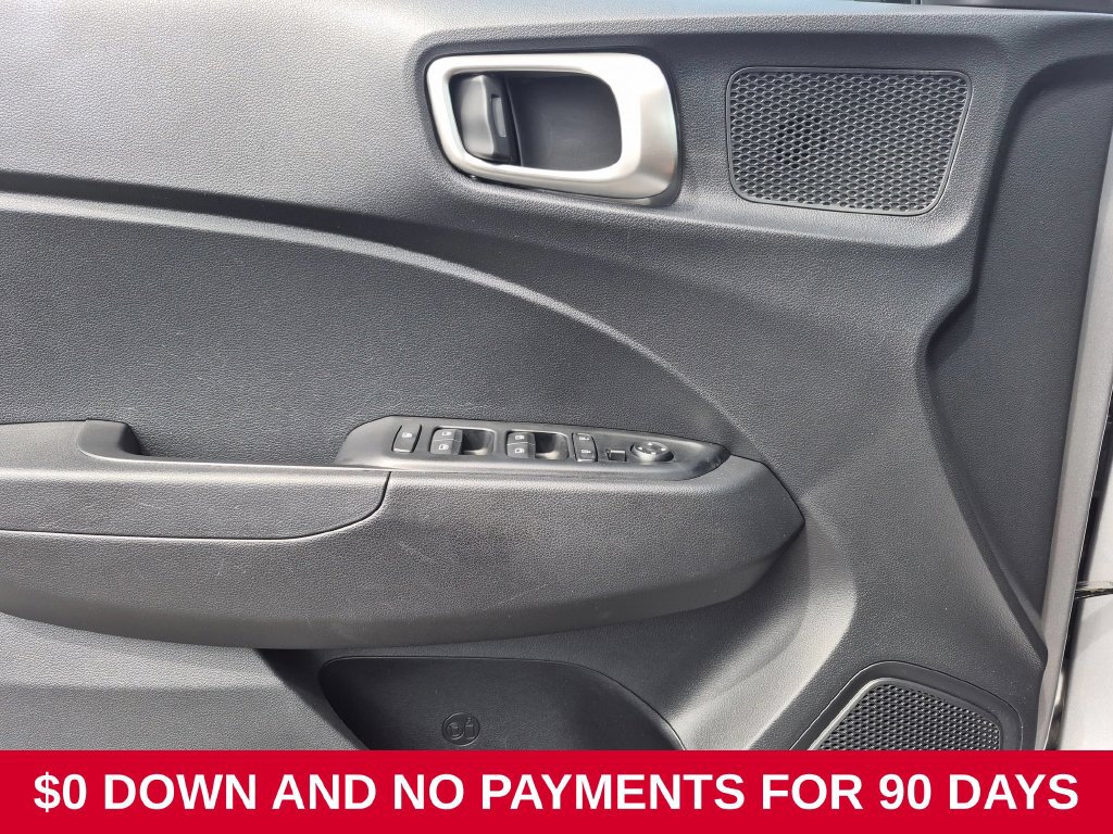 Used 2026 Hyundai Venue SEL FWD image 9