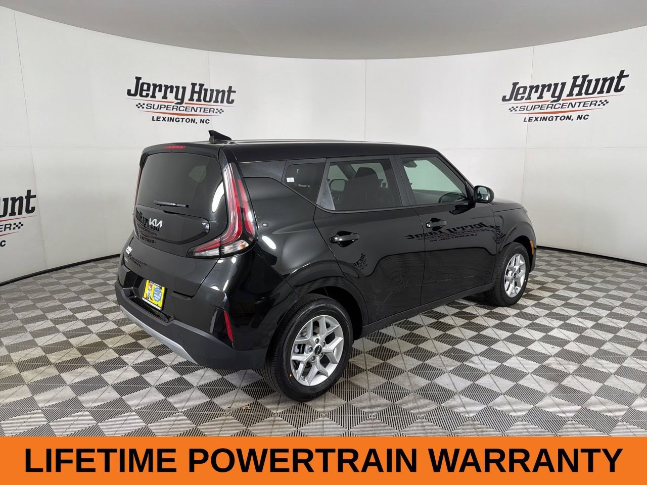 Used 2025 Kia Soul LX image 5