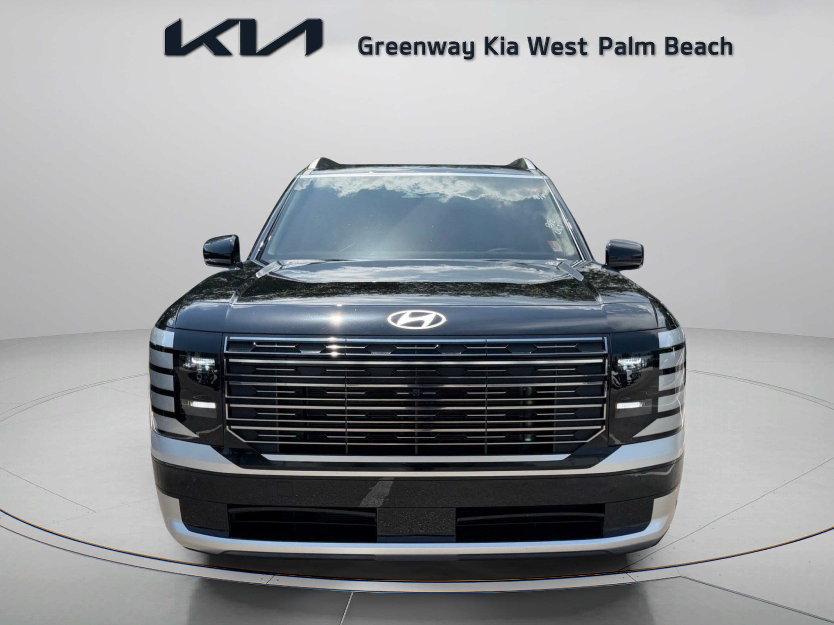 Used 2026 Hyundai Palisade Calligraphy FWD image 2