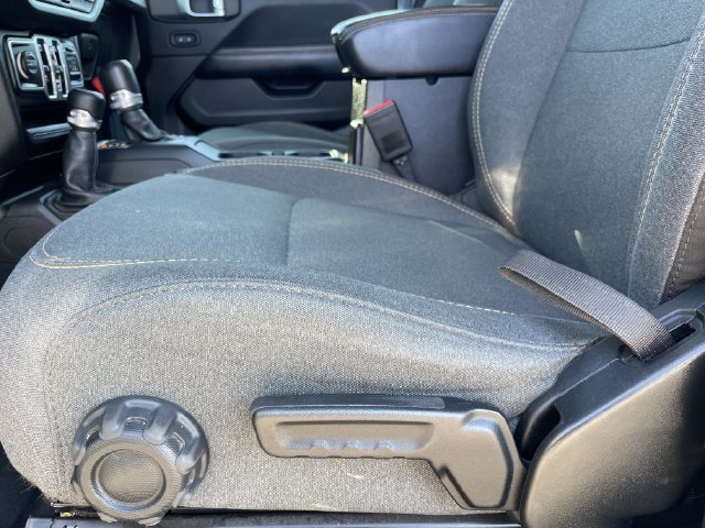 Used 2024 Jeep Wrangler Unlimited Sahara AWD/4WD image 26