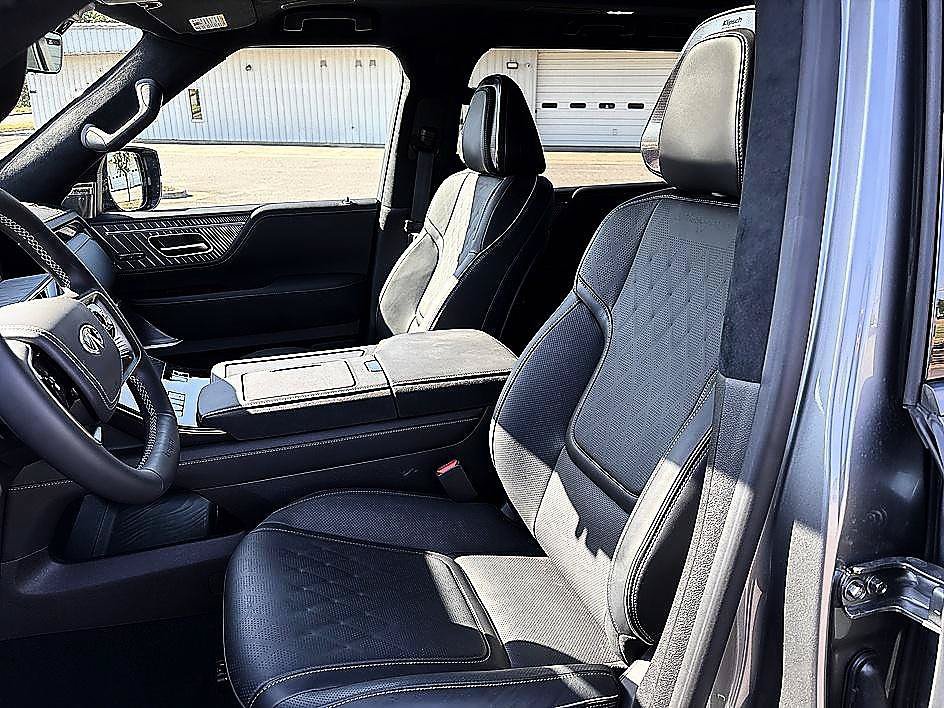Used 2026 INFINITI QX80 Autograph w/ Premium Cargo Package AWD/4WD image 11